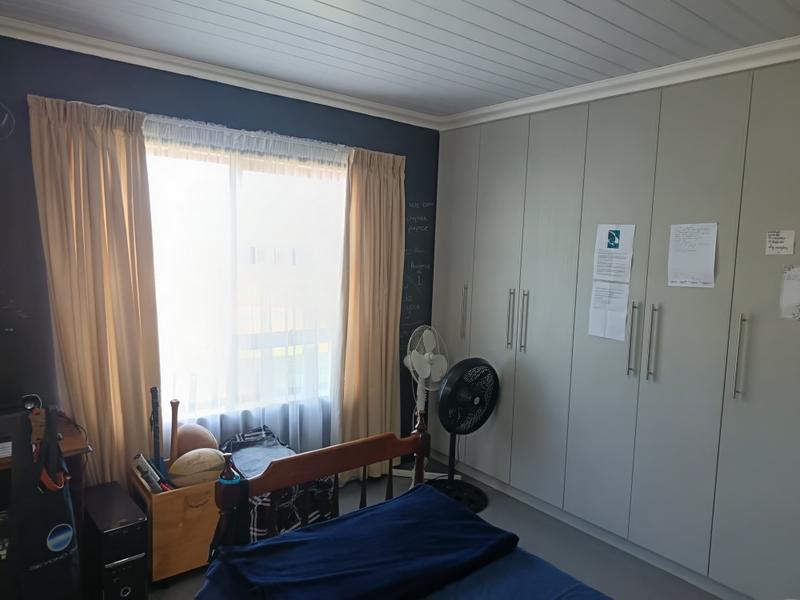 4 Bedroom Property for Sale in Hartenbos Heuwels Western Cape